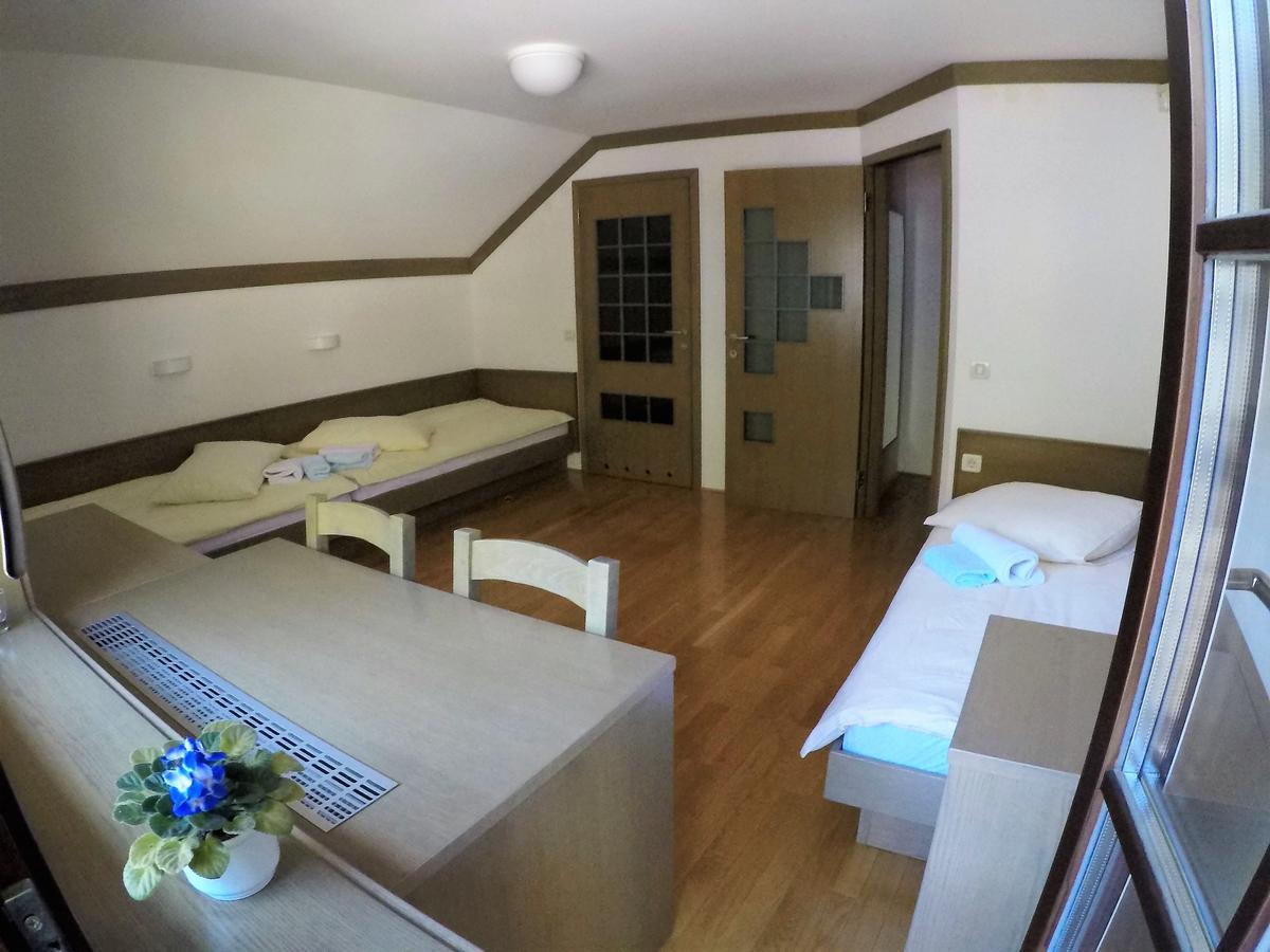 Karami Mountainhouse Bed and Breakfast Tržič Buitenkant foto